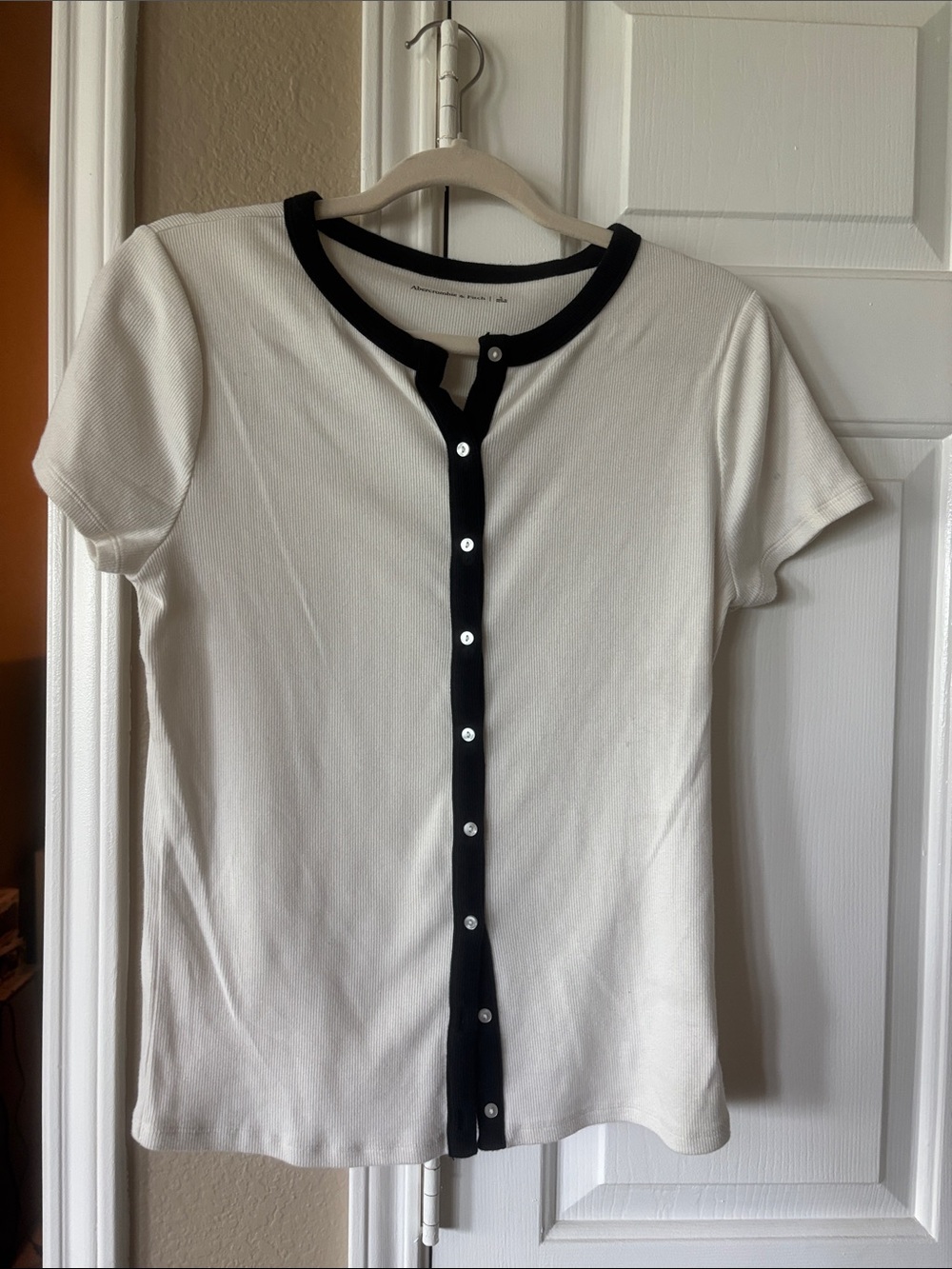 Abercrombie & Fitch White Short Sleeve Button-Down with Black Trim